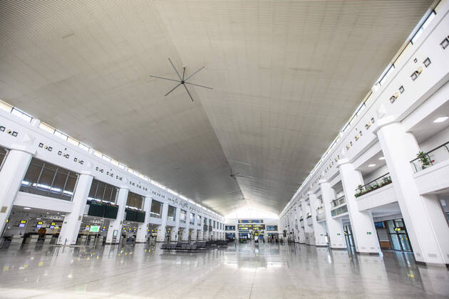 April 23, 2020: 23 April 2020 (Malaga) The state of alarm decreed by the government of Spain has enabled Malaga airport to have a desolate empty landscape and desert of travelers and tourists due to the crisis of the coronavirus - ZUMAc161 20200423_zap_c161_006 Copyright: xLorenzoxCarnerox