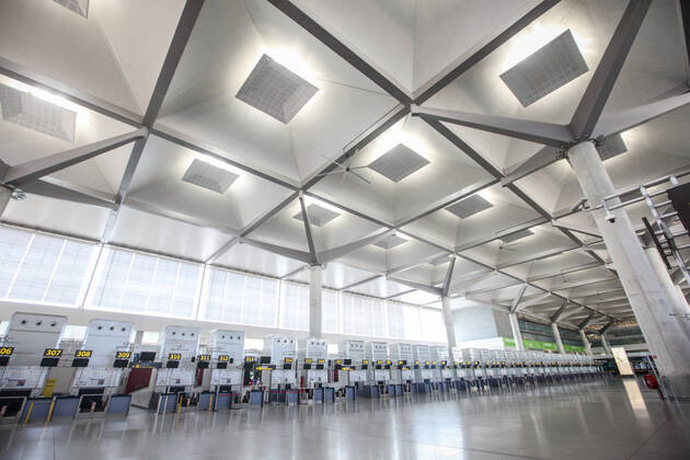 April 23, 2020: 23 April 2020 (Malaga) The state of alarm decreed by the government of Spain has enabled Malaga airport to have a desolate empty landscape and desert of travelers and tourists due to the crisis of the coronavirus - ZUMAc161 20200423_zap_c161_023 Copyright: xLorenzoxCarnerox