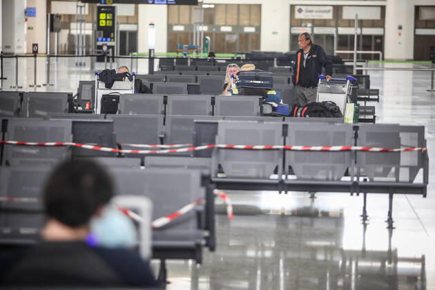 April 23, 2020: 23 April 2020 (Malaga) The state of alarm decreed by the government of Spain has enabled Malaga airport to have a desolate empty landscape and desert of travelers and tourists due to the crisis of the coronavirus - ZUMAc161 20200423_zap_c161_031 Copyright: xLorenzoxCarnerox
