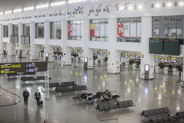 April 23, 2020: 23 April 2020 (Malaga) The state of alarm decreed by the government of Spain has enabled Malaga airport to have a desolate empty landscape and desert of travelers and tourists due to the crisis of the coronavirus - ZUMAc161 20200423_zap_c161_045 Copyright: xLorenzoxCarnerox