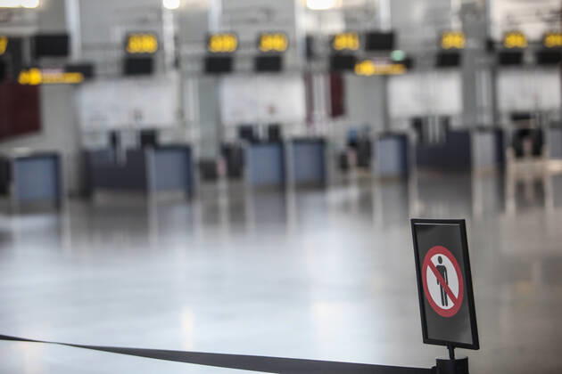 April 23, 2020: 23 April 2020 (Malaga) The state of alarm decreed by the government of Spain has enabled Malaga airport to have a desolate empty landscape and desert of travelers and tourists due to the crisis of the coronavirus - ZUMAc161 20200423_zap_c161_052 Copyright: xLorenzoxCarnerox