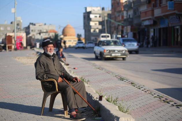Coronavirus, Eindrücke aus Gaza April 23, 2020, Gaza City, The Gaza Strip, Palestine: A Palestinian man at Gaza city. Gaza City Palestine - ZUMAq100 20200423_zaa_q100_016 Copyright: xHassanxJedix