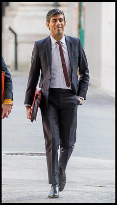 . 23 04 2020. London, United Kingdom. Coronavirus Briefing In Downing Street. Rishi Sunak - Chancellor of The Exchequer arrives in Downing Street.  xMartynxWheatleyx xi-Imagesx IIM-21054-0021
