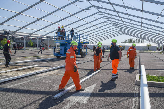 construction of the field hospital at monselice donated from qatar to italy during Construction of The Qatar Field Hospital at Monselice, Health in monselice (pd), Italy, April 23 2020  Copyright: xLM SimonexPiccirillix xIPAx xLivexMediax 0