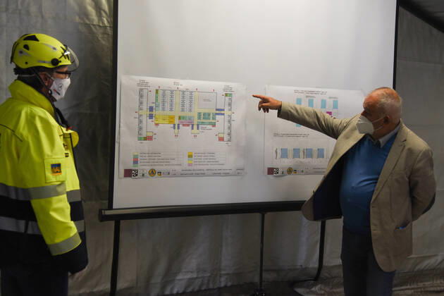 construction of the field hospital at monselice donated from qatar to italy - explanation of the project during Construction of The Qatar Field Hospital at Monselice, Health in monselice (pd), Italy, April 23 2020  Copyright: xLM SimonexPiccirillix xIPAx xLivexMediax 0