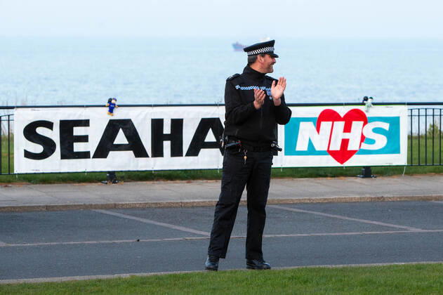 . 23 04 2020. Seaham, United Kingdom. Staf from the Durham Constabulary, County Durham and Darlington Fire and Rescue and nurses take part in clap for carers in Seaham, County Durham.  xTomxBanksx xi-Imagesx IIM-21057-0003