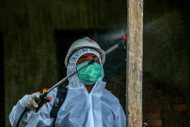 April 23, 2020, Aceh Utara, Aceh, Indonesia: A volunteer from the Indonesian Red Cross (PMI) disinfects the Baiturrahman Mosque as a preventive measure against the spread of coronavirus ahead of the holy month of Ramadan in North Aceh Regency. Aceh Utara Indonesia - ZUMAs197 20200423_zaa_s197_139 Copyright: xMaskurxHasx