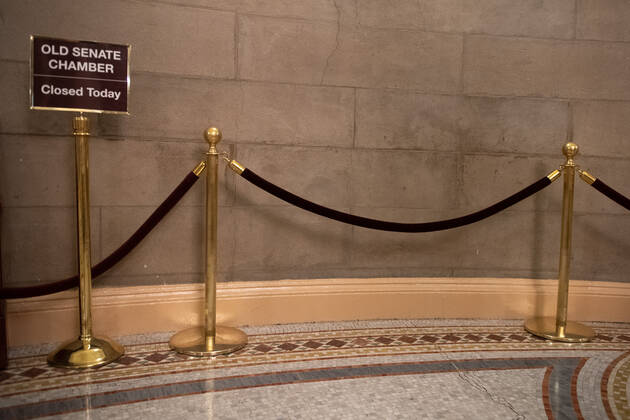 Coronavirus in den USA, Repräsentantenhaus verabschiedet weiteres Konjunkturpaket The Old Senate Chambers are closed to tours during the Coronavirus COVID-19 pandemic in Washington, D.C. on Thursday, April 23, 2020. The House is expected to vote and pass a $500 billion Coronavirus relief bill that includes additional money for the small-business loan program, as well as for hospitals and testing.  WAP20200423325 KEVINxDIETSCH