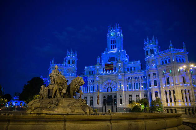 April 23, 2020, Madrid, MADRID, SPAIN: Cibeles Palace of Madrid with blue lights as tribute to the health workers during the Covid-19 pandemic on April 23, 2020 in Madrid, Spain Madrid SPAIN - ZUMAa181 20200423_zaa_a181_093 Copyright: xJoaquinxCorcherox