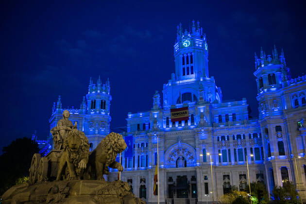 April 23, 2020, Madrid, MADRID, SPAIN: Cibeles Palace of Madrid with blue lights as tribute to the health workers during the Covid-19 pandemic on April 23, 2020 in Madrid, Spain Madrid SPAIN - ZUMAa181 20200423_zaa_a181_094 Copyright: xJoaquinxCorcherox