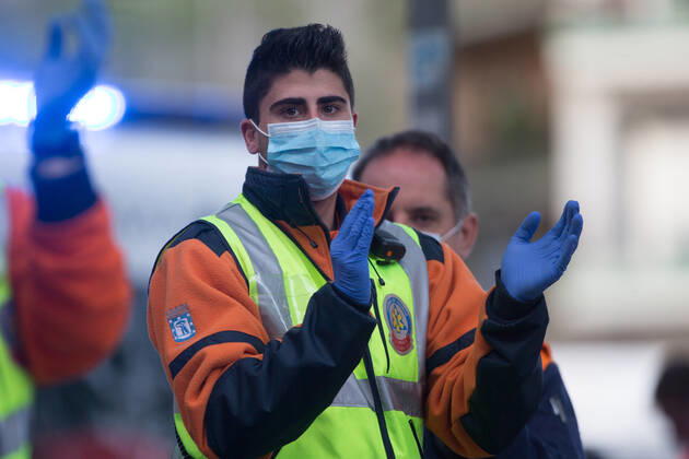 April 23, 2020, Madrid, MADRID, SPAIN: SAMUR members applaud during the tribute to the health workers at the Hospital Fundacion Jimenez Diaz during the Covid-19 pandemic on April 23, 2020 in Madrid, Spain Madrid SPAIN - ZUMAa181 20200423_zaa_a181_050 Copyright: xJoaquinxCorcherox