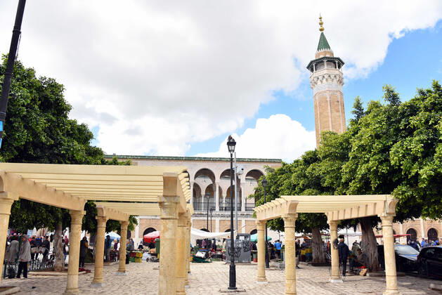 Coronavirus in Tunesien, Eindrücke aus Tunis April 23, 2020, Tunis, Tunisia: Saheb EttabaÃ¢ Mosque a day before Ramadan..Muslims around the world will begin the holy month of Ramadan. Group gatherings and prayers will not be allowed in mosques as part of a government lockdown and containment measures to stop the spread of the coronavirus Tunis Tunisia - ZUMAs197 20200423_zab_s197_005 Copyright: xJdidixWassimx
