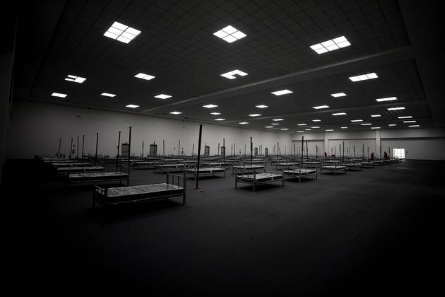 Coronavirus in Ecuador, Eindrücke View of beds that will be occupied by COVID-19 patients, at the Parque Bicentenario Conventions Center of Quito, Ecuador, 23 April 2020. Ecuador doubled its official number of infections to 22,160 after obtaining the results of thousands of delayed COVID-19 tests, Health Minister Juan Carlos Zevallos reported at a press conference. Ecuador doubles cases of COVID-19 after obtaining data of delayed tests !ACHTUNG: NUR REDAKTIONELLE NUTZUNG!  Copyright: xJosexJacomex AME5253 20200424-637232859928766984