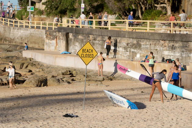 SYDNEY, AUSTRALIA - APRIL 23: Manly beach closed but exercising allowed due to COVID 19 on 23 April, 2020 in Sydney, Australia. (Photo by Speed Media Icon Sportswire)