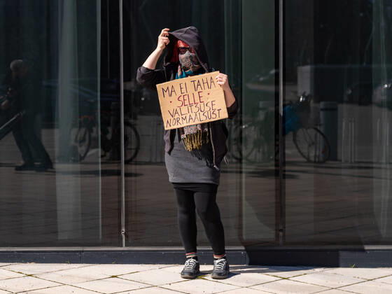 23.04.2020, Tallinn. Valitsuse tegevust kritiseeriv meeleavaldus superministeeriumi ees. Demonstration criticizing government action in front of the ministries building. Foto Mihkel Maripuu, Postimees Tallinn Harjumaa Estonia  Copyright: xMihkelxMaripuux