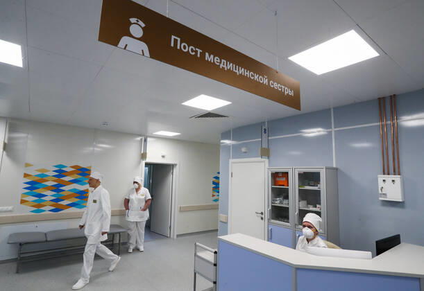 Coronavirus in Russland, MilitÃ¤rkrankenhaus in Odinzowo fÃ¼r Coronapatienten umgerÃ¼stet MOSCOW REGION, RUSSIA - APRIL 24, 2020: A nurses station at a multipurpose medical centre opened at a military hospital of the Russian Strategic Missile Forces (Vishnevsky 3rd Central Military Clinical Hospital) in Odintsovo. Stanislav Krasilnikov TASS  TS0D6E60