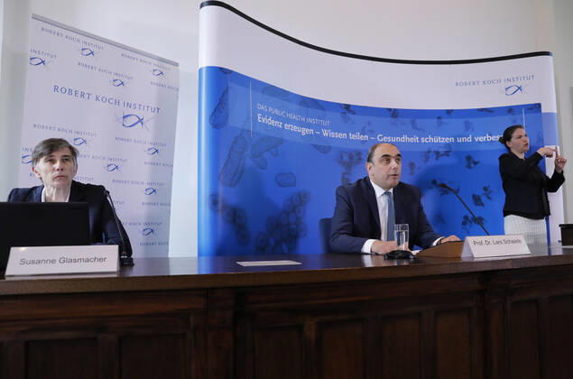 Prof. Dr. Lars Schaade, Vizepräsident des Robert Koch-Instituts in Berlin, Deutschland, Berlin, Pressebriefing des Robert-Koch-Instituts, 24.04.2020