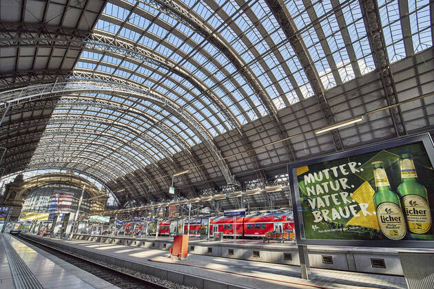 Nachmittag am Hauptbahnhof Frankfurt wahrend der Corona-Krise. Frankfurt am Main, 24.04.2020