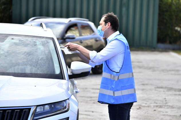 Eröffnung einer Drive-In Corona-Teststation auf dem Parkplatz vor dem Estrel-Hotel. Berlin, 24.04.2020