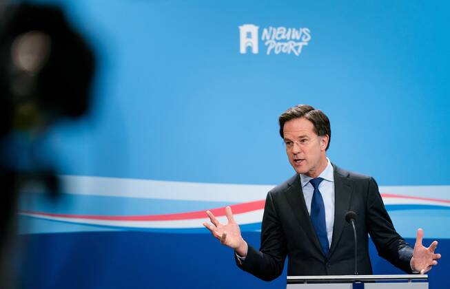 2020-04-24 17:27:49 DEN HAAG - Minister-president Mark Rutte staat de pers te woord na afloop van de wekelijkse ministerraad. ANP BART MAAT  Copyright: xx x409809875x