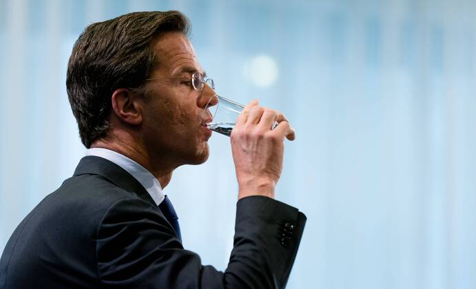 2020-04-24 17:29:07 DEN HAAG - Minister-president Mark Rutte staat de pers te woord na afloop van de wekelijkse ministerraad. ANP BART MAAT  Copyright: xx x409809891x