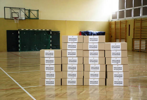 Members of the City Hall and volunteers produce face shields in one of the primary schools durng the coronavirus outbreak Members of the City Hall and volunteers produce face shields in one of the primary schools durng the coronavirus outbreak on April 24, 2020 in Otwock near Warsaw, Poland. EN_01426132_0030 