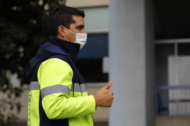 Valparaiso, April 24, 2020 A paramedic is photographed at Carlos Van Buren Hospital in Valparaiso during the emergency by COVID 19 Raul Zamora Aton Chile, Valparaiso Chile Aton 414183  Copyright: RAULxZAMORA ATONCHILE