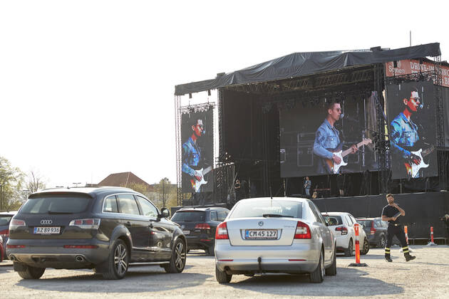 Mads Langer spiller til en udsolgt drive-in koncert paa Tangkrogen i Aarhus, fredag den, 24. april 2020.. , Aarhus Denmark