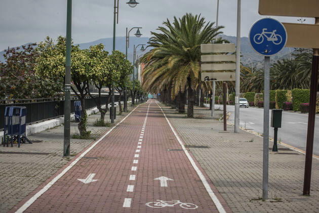 April 24, 2020: 24 April 2020 (Malaga)Malaga is giving an unusual and deserted image on the streets of the city in the wake of the Coronavirus crisis - ZUMAc161 20200424_zap_c161_081 Copyright: xLorenzoxCarnerox