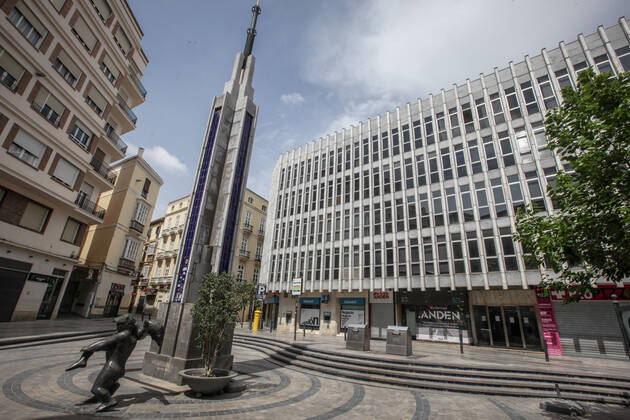 April 24, 2020: 24 April 2020 (Malaga)Malaga is giving an unusual and deserted image on the streets of the city in the wake of the Coronavirus crisis - ZUMAc161 20200424_zap_c161_083 Copyright: xLorenzoxCarnerox