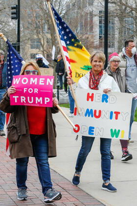 April 24, 2020, Madison, WI, USA: MADISON, WI - April 24: Trump supporters at a Rally to Reopen Wisconsin protest against measures enacted to mitigate the corona virus on April 24, 2020 at the Wisconsin state Capitol in Madison, WI. ( Icon Sportswire) Madison USA - ZUMAi88_ 20200424_zaf_i88_022 Copyright: xLawrencexIlesx
