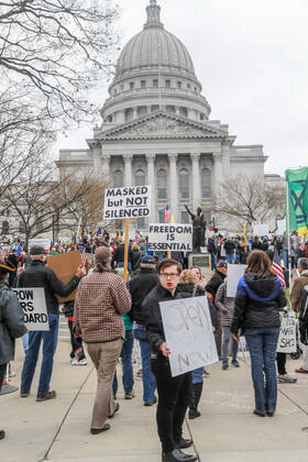 April 24, 2020, Madison, WI, USA: MADISON, WI - April 24: At a Rally to Reopen Wisconsin , Safer at Home protesters demonstrate against measures enacted to mitigate the corona virus on April 24, 2020 at the Wisconsin state Capitol in Madison, WI. ( Icon Sportswire) Madison USA - ZUMAi88_ 20200424_zaf_i88_028 Copyright: xLawrencexIlesx