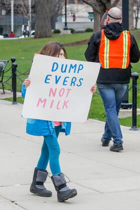 April 24, 2020, Madison, WI, USA: MADISON, WI - April 24: At a Rally to Reopen Wisconsin , a young protester demonstrates against measures enacted to mitigate the corona virus on April 24, 2020 at the Wisconsin state Capitol in Madison, WI. ( Icon Sportswire) Madison USA - ZUMAi88_ 20200424_zaf_i88_029 Copyright: xLawrencexIlesx