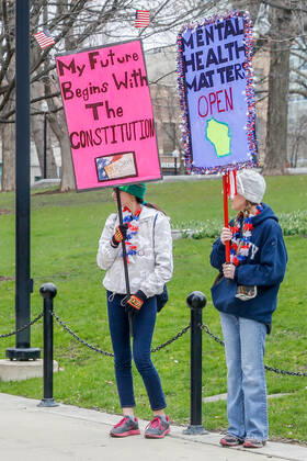 April 24, 2020, Madison, WI, USA: MADISON, WI - April 24: At a Rally to Reopen Wisconsin , Safer at Home protesters demonstrate against measures enacted to mitigate the corona virus on April 24, 2020 at the Wisconsin state Capitol in Madison, WI. ( Icon Sportswire) Madison USA - ZUMAi88_ 20200424_zaf_i88_030 Copyright: xLawrencexIlesx
