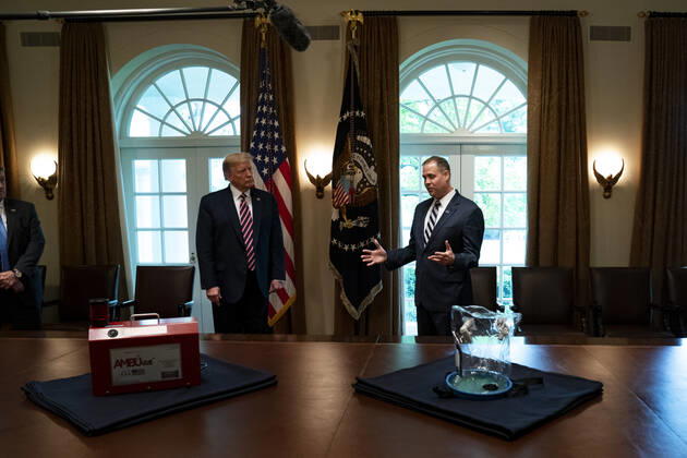 April 24, 2020, Washington, District of Columbia, USA: Administrator, National Aeronautics and Space Administration (NASA) Jim Bridenstine, right, leads a presentation on NASA s COVID-19 response for United States President Donald J. Trump, left, in the Cabinet Room of the White House in Washington DC on April 24th, 2020 Washington USA - ZUMAs152 20200424_zaa_s152_070 Copyright: xAnnaxMoneymakerx