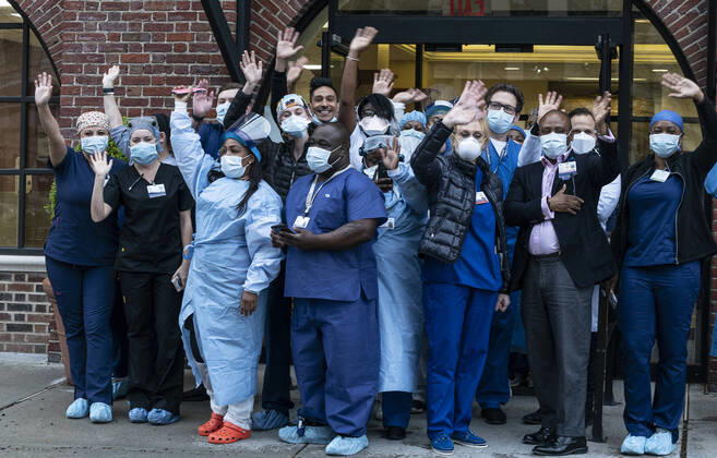 Daily life in New York amid COVID-19 pandemic Nurses, doctors, medical staff attend mayor Bill de Blasio and first lady Chirlane McCray thanking for their work during COVID-19 at Kings County Hospital New York New York United States Copyright: LevxRadin