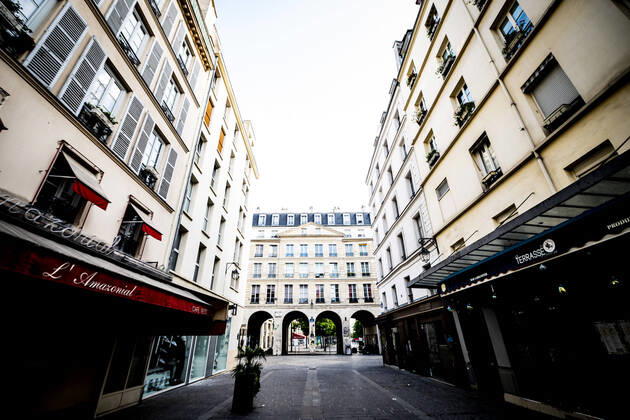 Illustration du Quartier des Halles a Paris vide restaurants Fermes NEWS : COVID19 - Paris - 25 04 2020 JBAutissier Panoramic 