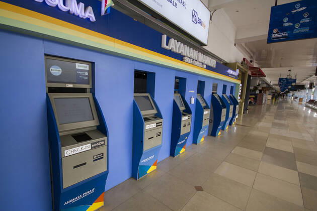 Coronavirus in Indonesien, Eindrücke aus Jakarta April 25, 2020, Jakarta, DKI Jakarta, IDN: ATM machines at Halim Perdana Kusuma Airport are empty. The entire airport of PT Angkasa Pura II (Persero) suspended the passenger flight for the period of 24 April-1 June 2020 for the prevention of spread of COVID-19. Jakarta IDN - ZUMAz107 20200425_zip_z107_006 Copyright: xMuhammadxZaenuddinx