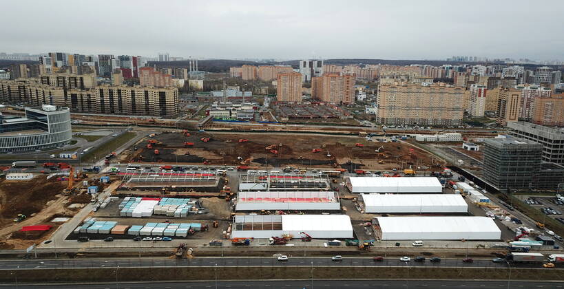 MOSCOW, RUSSIA â€“ APRIL 25, 2020: An aerial view of the construction site for prefabricated medical facilities for recovering COVID-19 patients at the Novomoskovsky multipurpose medical centre for patients with suspected COVID-19 coronavirus infection, in Kommunarka, Novomoskovsky Administrative District of Moscow. As of 25 April 2020, Russia has reported more than 68,700 confirmed cases of the novel coronavirus, with more than 36,800 confirmed cases in Moscow. Mikhail Japaridze TASS  TS0D70A1
