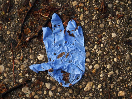 April 25, 2020, New York, New York, USA: Covid19 Pandemic New York City people discard gloves and masks, walk around Manhattan without masks, disregard social distancing New York USA - ZUMAct2_ 20200425_zaf_ct2_003 Copyright: xBrucexCotlerx