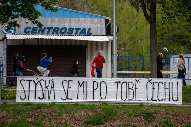 Residents of the areas along the Czech-Polish border met in the adjacent towns of Cesky Tesin and Cieszyn, situated each on the other side of the border, to protest against the border closure over covid-19 that has divided many families and barred many from commuting to work, on April 25, 2020, in Cesky Tesin, Czech Republic. (CTKxPhoto VladimirxPrycek) CTKPhotoP202004250234301 PRY 0019 (K)