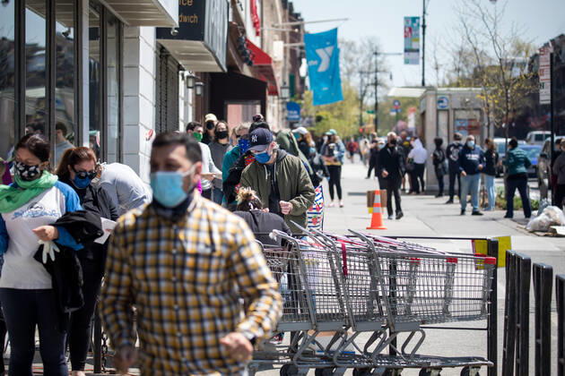 (200425) -- NEW YORK, April 25, 2020 (Xinhua) -- People wait in line at a New York State Department of Health COVID-19 antibody testing center at Steve s 9th Street Market in Brooklyn, New York, the United States, on April 25, 2020. Global COVID-19 deaths surpassed 200,000 on Saturday afternoon, according to the Center for Systems Science and Engineering (CSSE) at Johns Hopkins University. A total of 200,698 people have died of the disease as of 1:50 p.m. (1750 GMT) among 2,865,938 cases worldwide, the CSSE data showed. The United States suffered the most fatalities at 52,782 as its total cases reached 924,576. (Photo by Michael Nagle Xinhua) U.S.-NEW YORK-COVID-19-ANTIBODY TESTING