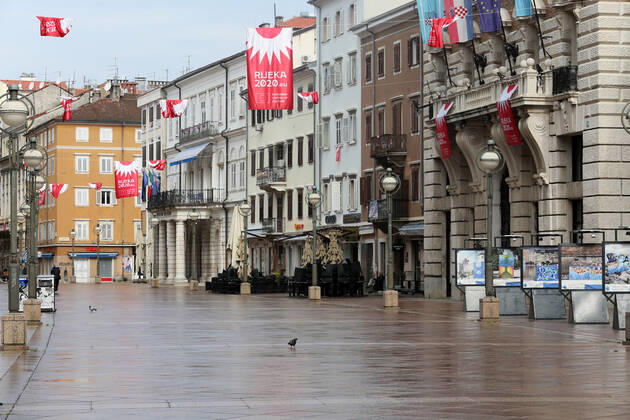 Rainy Sunday in Rijeka 26.04.2020., Croatia, Rijeka - Morning rain after a long time in Rijeka area and few citizens in the city center, except in places where coffee is sold outside and at the city market. GoranxKovacic PIXSELL