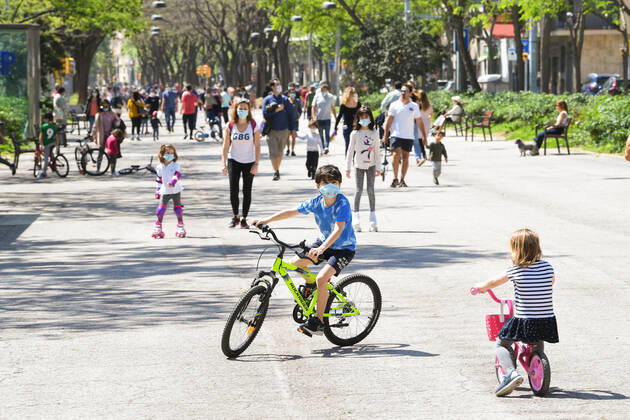 NEWS : Covid 19 Coronavirus en espagne - Barcelone - 26 04 2020 Deconfinement partiel des enfants a Barcelone NEWS : Deconfinement partiel des enfants - barcelone - 26 04 2020 PacoLargo Panoramic 