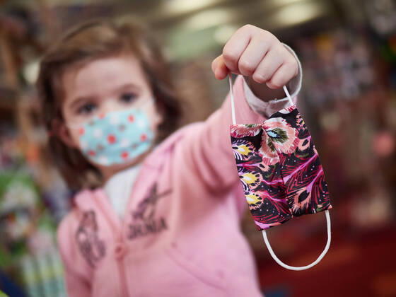 April 26, 2020, Pamplona, NAVARRA, SPAIN: A litle child shows a short mask on the first day of relaxation of the confinement measures marked by the Government of Spain during the State of Alarm caused by the Covid-19 Pandemic on April 26, 2020 in Valdemoro, Madrid, Spain Pamplona SPAIN - ZUMAa181 20200426_zaa_a181_049 Copyright: xEduardoxSanzx