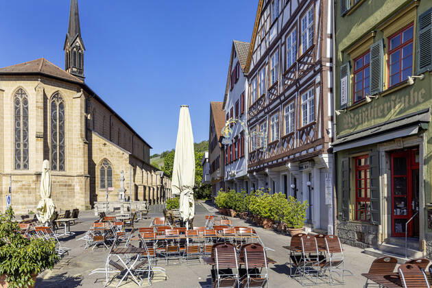 News Bilder des Tages DEU, Deutschland, Baden-Württemberg, Esslingen, 26.04.2020: Stadtansicht Esslingen am Neckar. Aufgrund der Corona-Krise sind Straßencafes und Biergärten geschlossen.