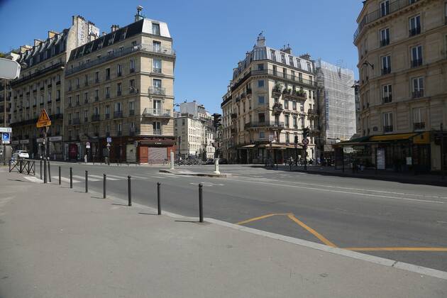 NEWS : Epidemie du covid 19 a Paris Illustration de la vie a paris pendant le confinement NEWS : Covid 19 Coronavirus Confinement a Paris - 26 04 2020 JonathanRebboah Panoramic  PESRK24022012