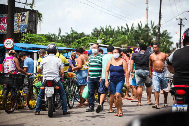 Coronavirus in Brasilien, Eindrücke aus Belem BELÉM, PA - 26.04.2020: DEFENSORIA PÚBLICA DO PARÁ ORDENA LOCKDOWN - Public Defender of the State of Pará decrees the closure of non-essential economic activities for city halls in the metropolitan region of Belém. The lockdown is requested because many commercial establishments and the population are not obeying social isolation orders to prevent the spread of coronavirus. Movement on the streets of Belém this Sunday (26) was small but the agglomerations continue. x1907291x  FilipexBispo