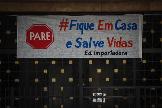 Coronavirus in Brasilien, Eindrücke aus Belem BELÉM, PA - 26.04.2020: DEFENSORIA PÚBLICA DO PARÁ ORDENA LOCKDOWN - Public Defender of the State of Pará decrees the closure of non-essential economic activities for city halls in the metropolitan region of Belém. The lockdown is requested because many commercial establishments and the population are not obeying social isolation orders to prevent the spread of coronavirus. Movement on the streets of Belém this Sunday (26) was small but the agglomerations continue. x1907302x  FilipexBispo