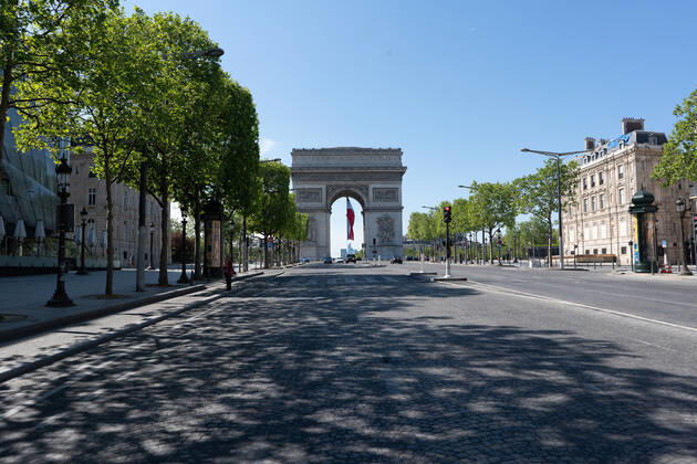 April 26, 2020, Paris, FR: (INT) Covid-19:Empty Paris. April 26,2020, Paris,France:Some touristic hotspots in Paris city like Cafe Les Deux Magots, Arc de Triomphe et Champs-Elysees, Champs-Elysees, Jardin du Luxembours, Pont Alexandre III, La Sorbonne , Marche aux puces,Montmartre street continued to be very empty during this covid-19 pandemic this Sunday. ..Credit: Thenews2 Paris - ZUMAn293 20200426_znp_n293_002 Copyright: xEricxBrommex